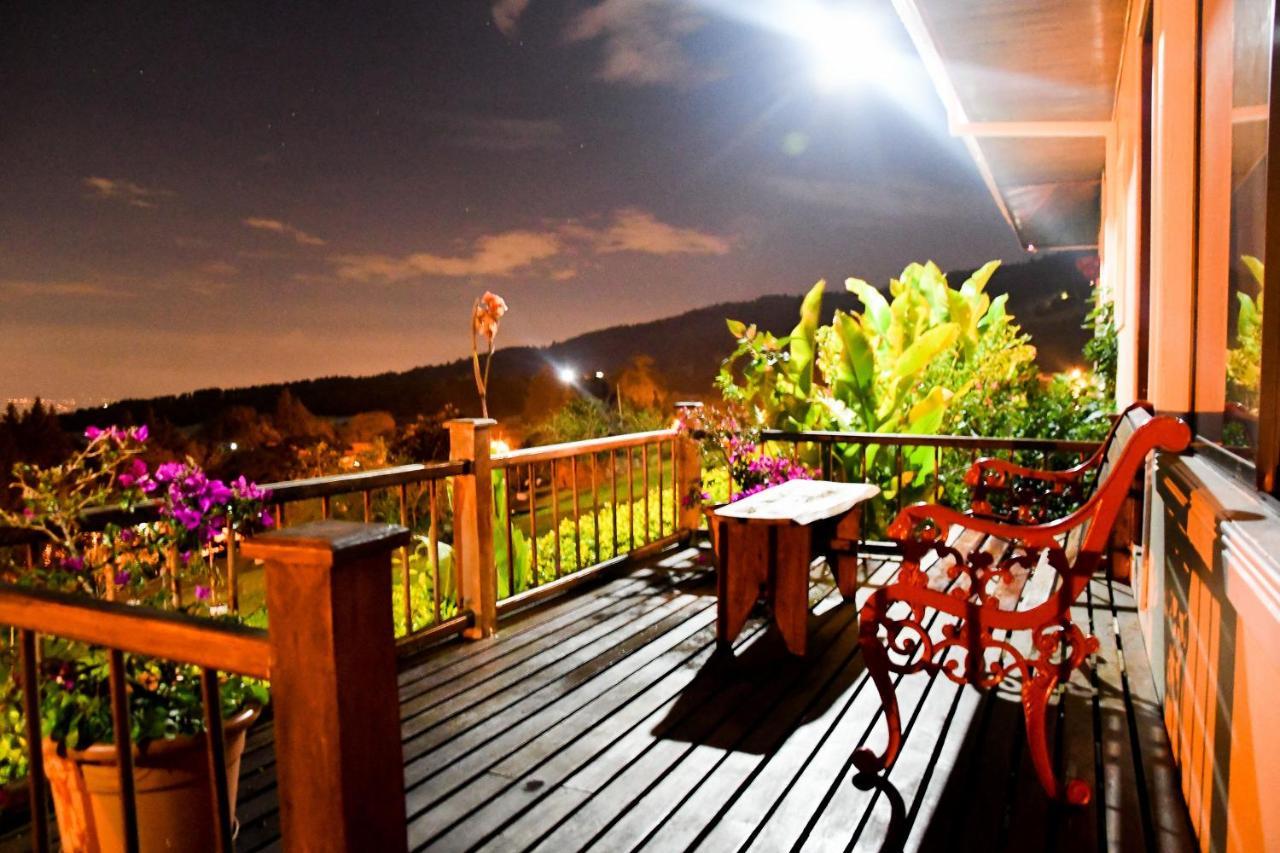 Poas Paradise Bed & Breakfast Poasito Ngoại thất bức ảnh