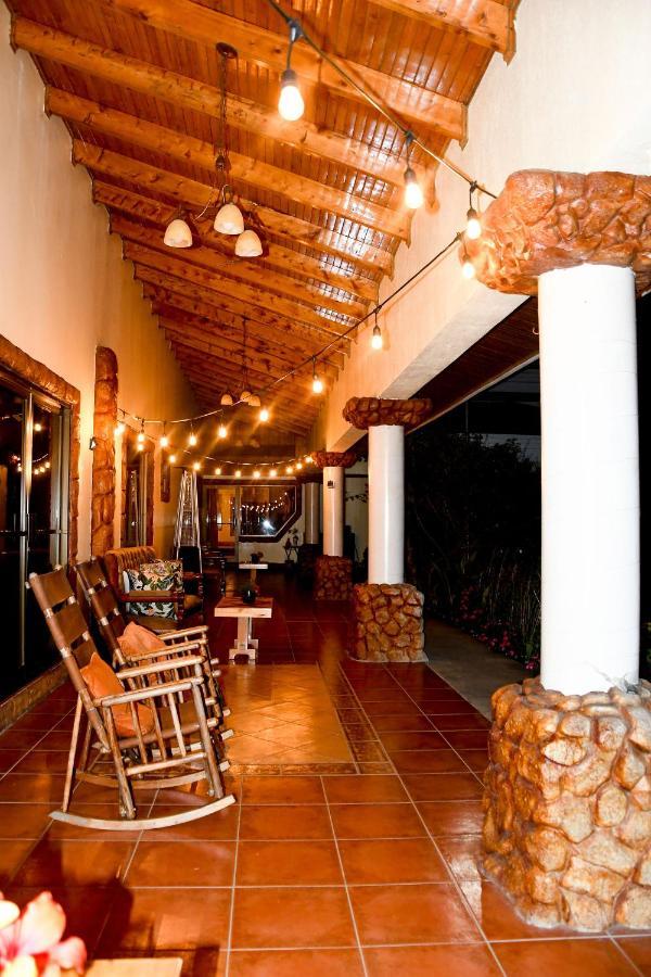 Poas Paradise Bed & Breakfast Poasito Ngoại thất bức ảnh