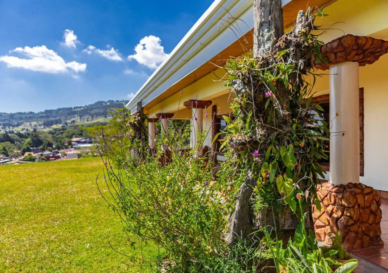 Poas Paradise Bed & Breakfast Poasito Ngoại thất bức ảnh